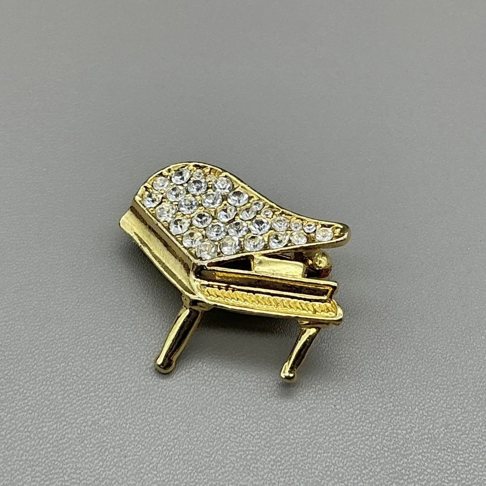 Gold Tone‎ Grand Piano Brooch Pin Clear Rhinestone Music Teacher Jewelry 1.25